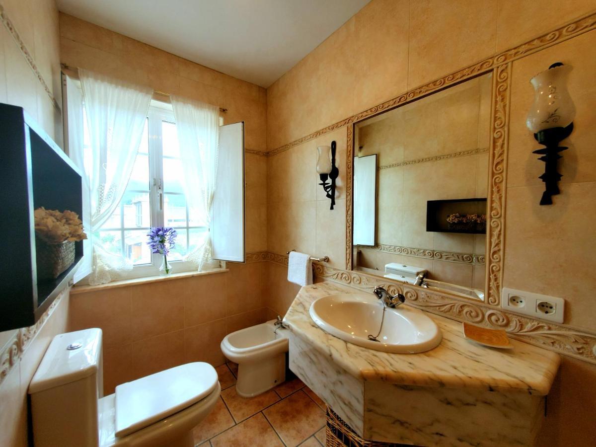 Apartamentos Turisticos Rosa Ribadeo Buitenkant foto